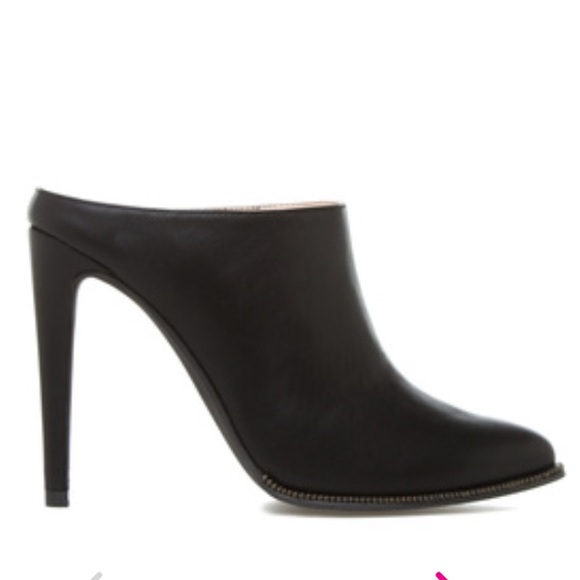 🕓HOURSALE NIB Classic Signature Point Toe Heel✨ - Picture 2 of 3